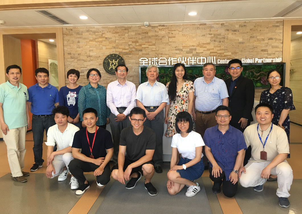 bat365正版唯一官网名誉教授顾玉东院士莅临bat365正版唯一官网与师生交流